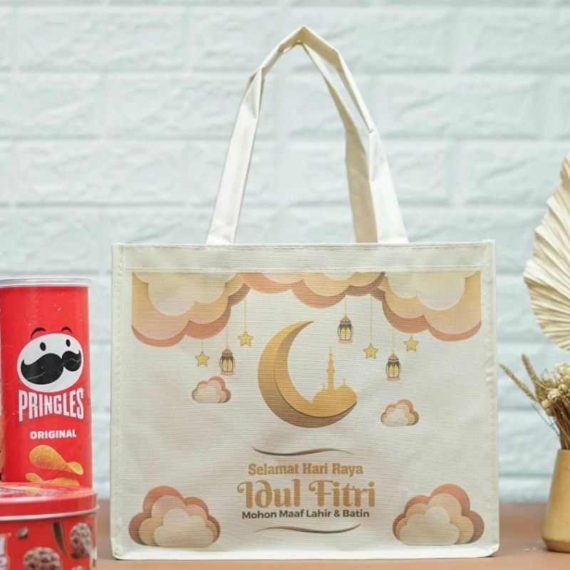 

Ready Langsung Kirim Tas Lebaran Bahan Kanvas Waterproff/Hampers Lebaran Premium/Gift Lebaran Eksklusif