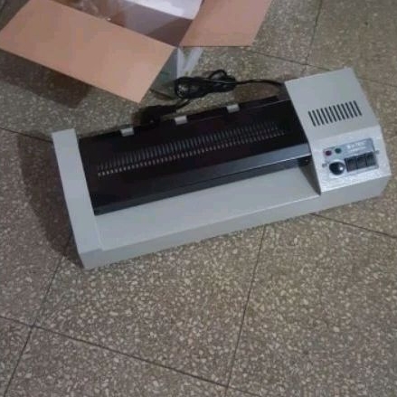 

Mesin Laminasi A3+ Laminating Roll Panas Dingin A3 V-TEC 330