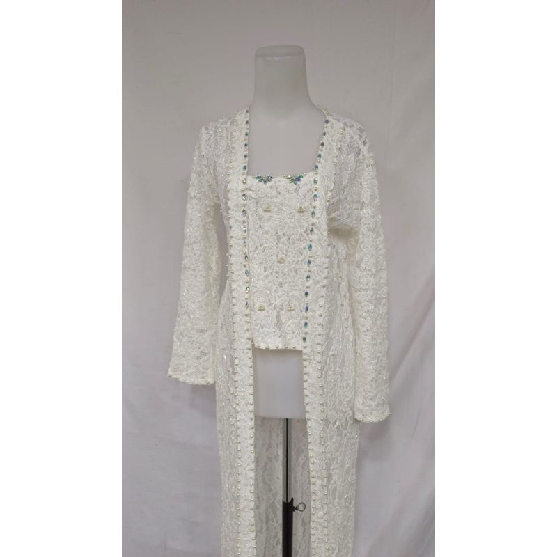 Kebaya kutubaru ekor putih