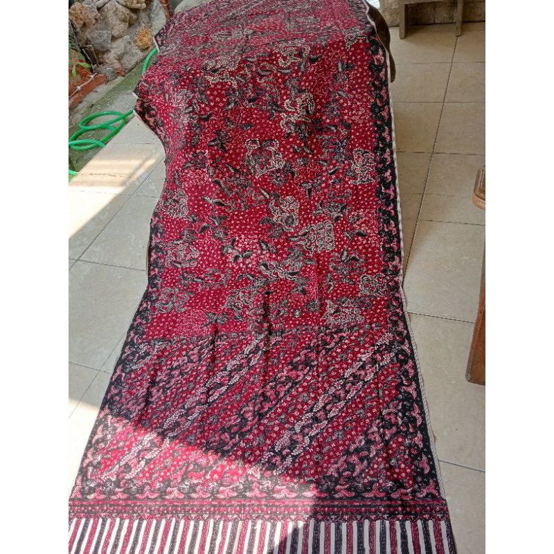 Selendang batik tulis Lasem