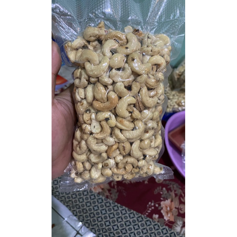 

kacang mede murah utuh mentah sulawesi