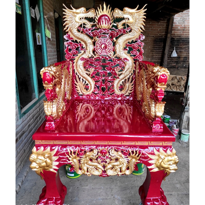kursi raja ukiran naga