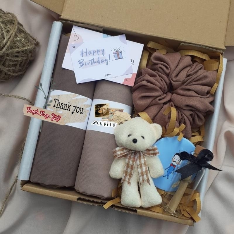 

Hampers Gift Box Kado Hadiah Pesta Anniversary