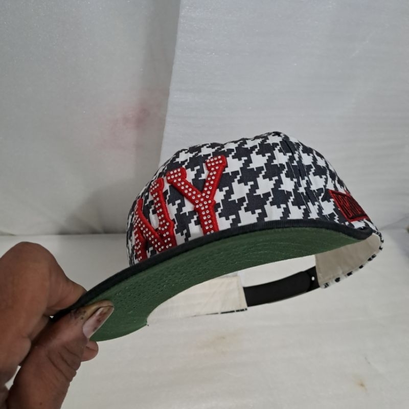 Topi Snapback under visor hijau, NY On broadway tag pink & Blue original