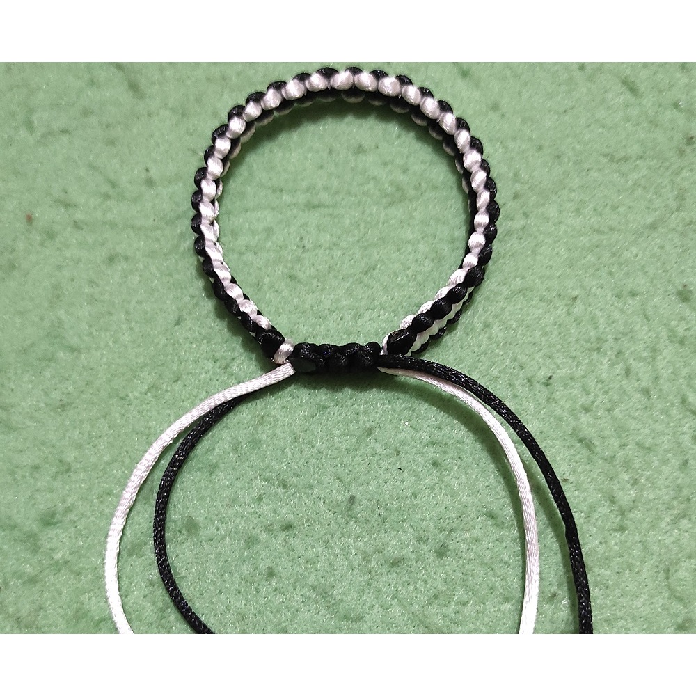 Gelang Tali Pria / Wanita Warna Hitam Putih Kode 037 - Gelang Tali Hitam Putih - Rope Bracelet - Aks