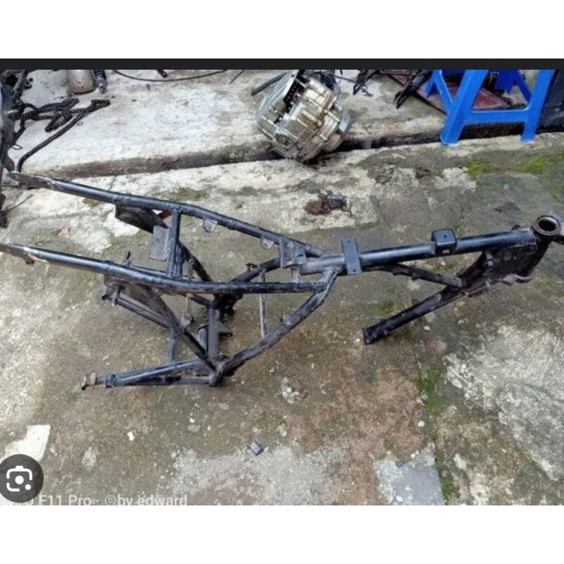 rangka sasis krangka frame ori original suzuki thunder tunder 125 bekas