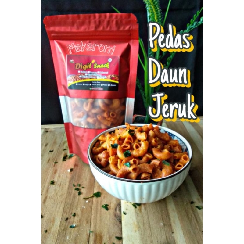 

Makaroni pedas daun jeruk cemilan kekinian