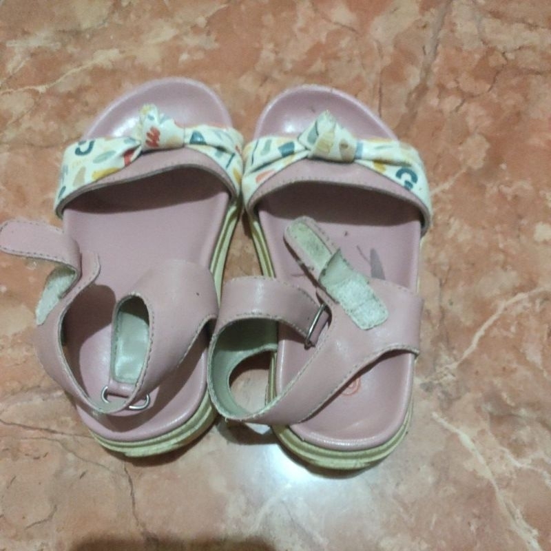 sandal bekas anak kecil esje_b