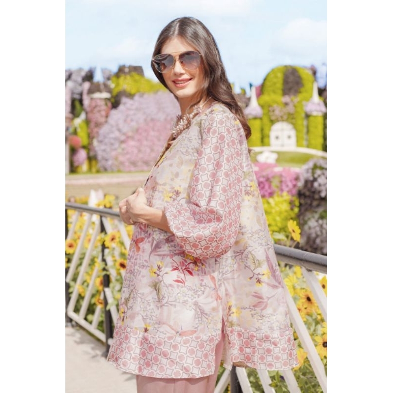 Into The Garden Outer - Pink
