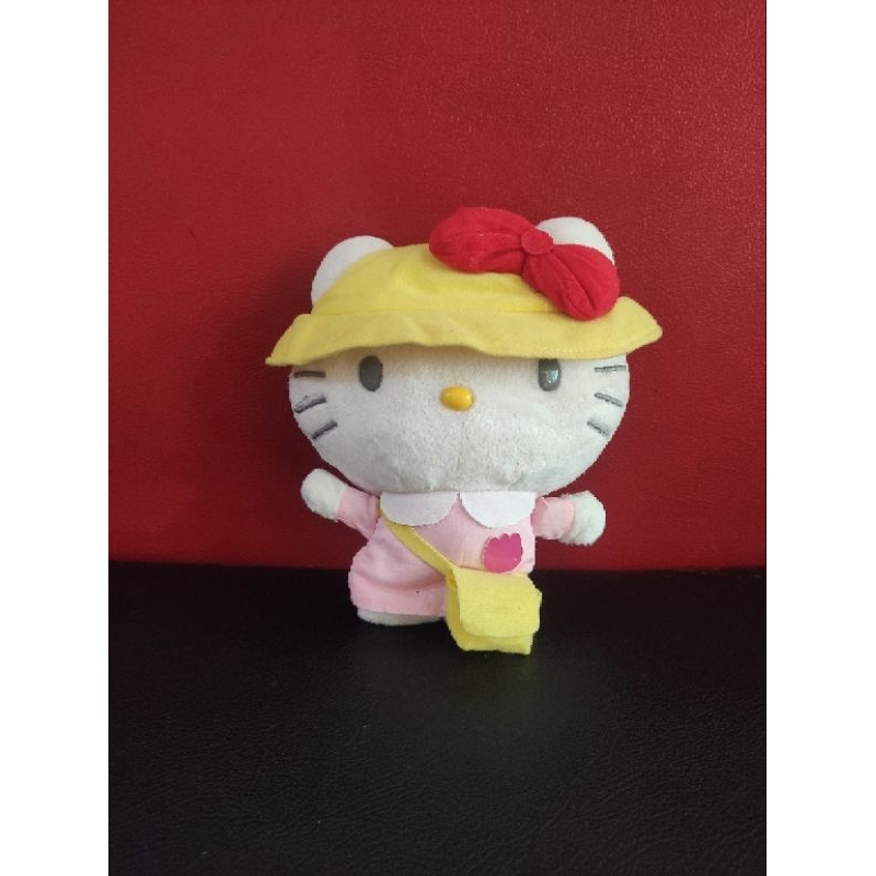Boneka ori sanrio hello kitty topi kuning preloved