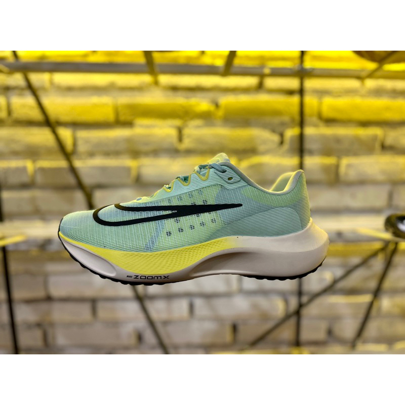 Sepatu Running Nike Zoom Fly 5
