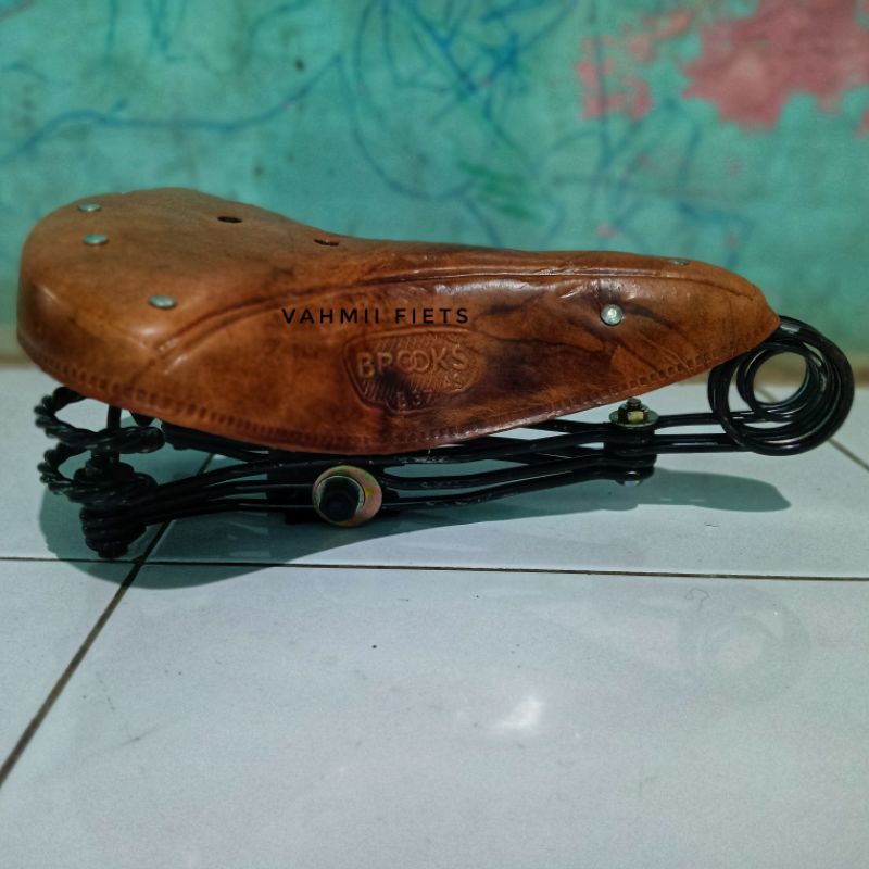 Sadel gelung ulir sepeda onthel ontel