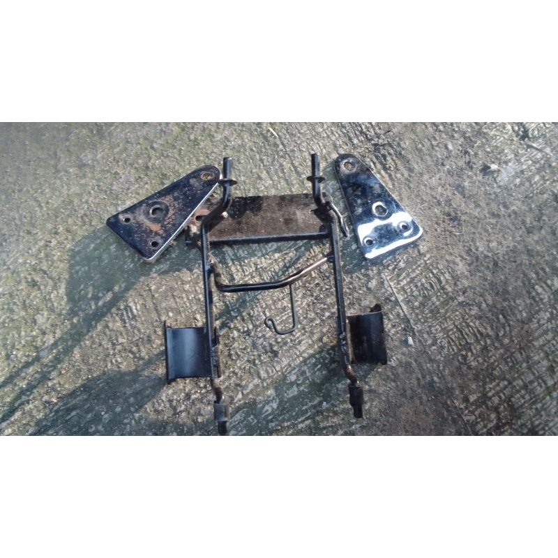 breket pangkon dudukan lampu depan Honda Tiger 2000 Tiger lama original