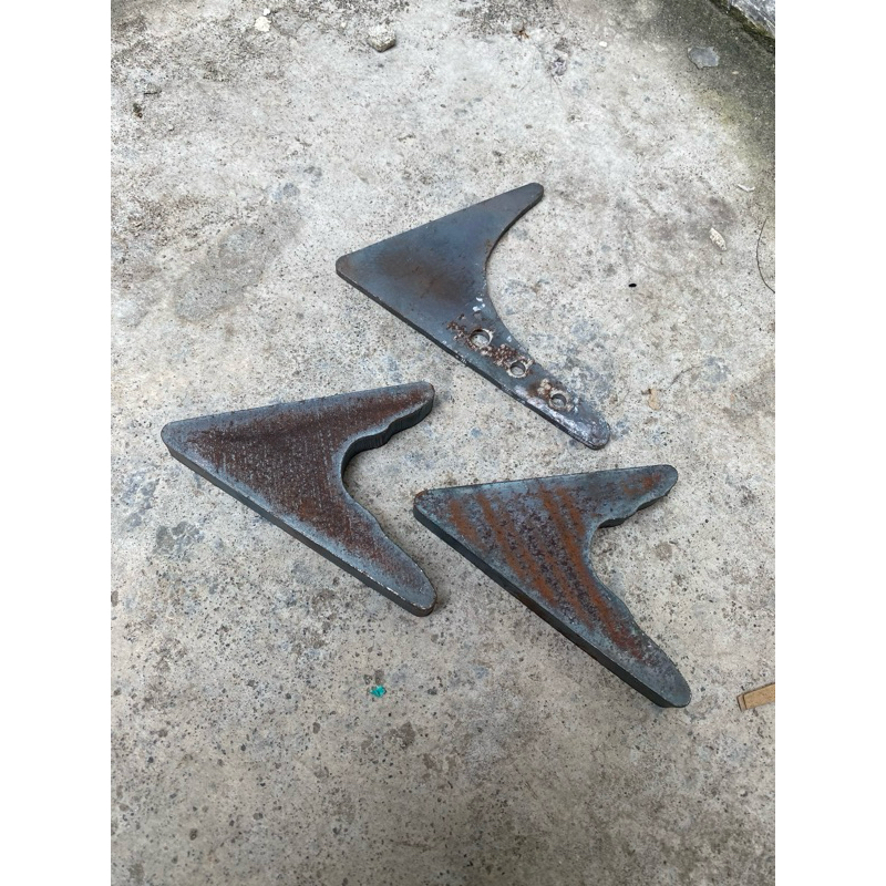 Manisan Rangka Tebal model C bahan plat besi 10mm isi 3 biji