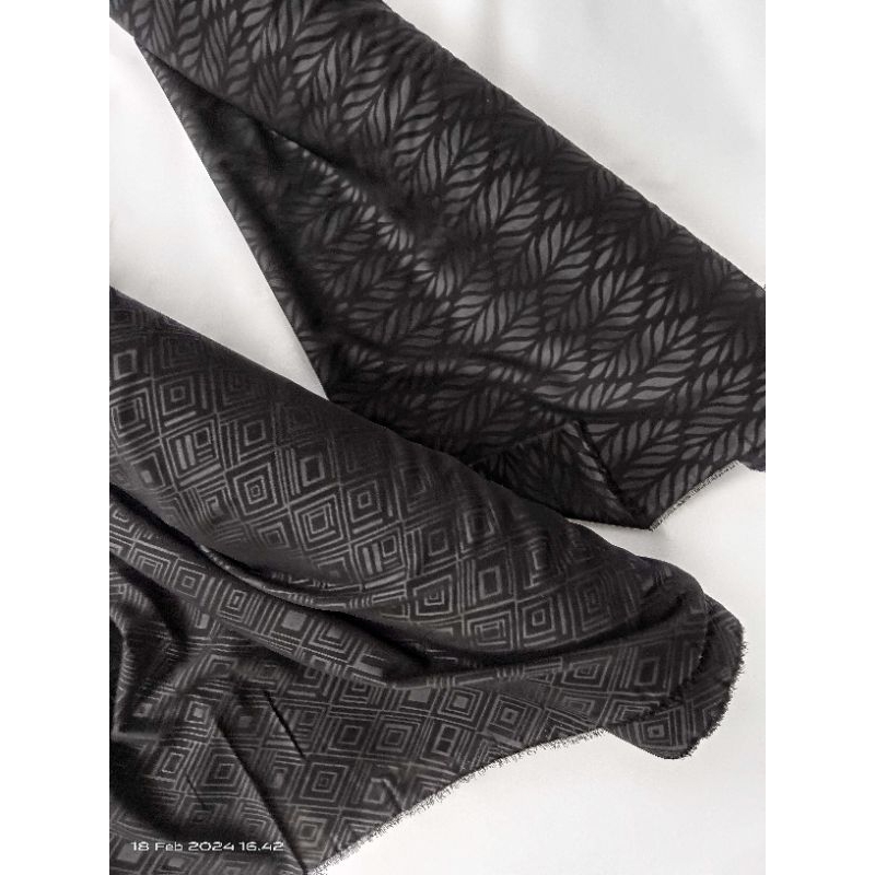 kain jetblack wolfis 8818 embos premium meteran