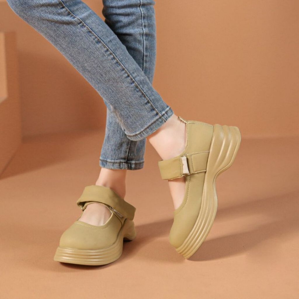 Sepatu Wanita Boots Loafers Hak Tebal Casual Elegant Velcro CLT005