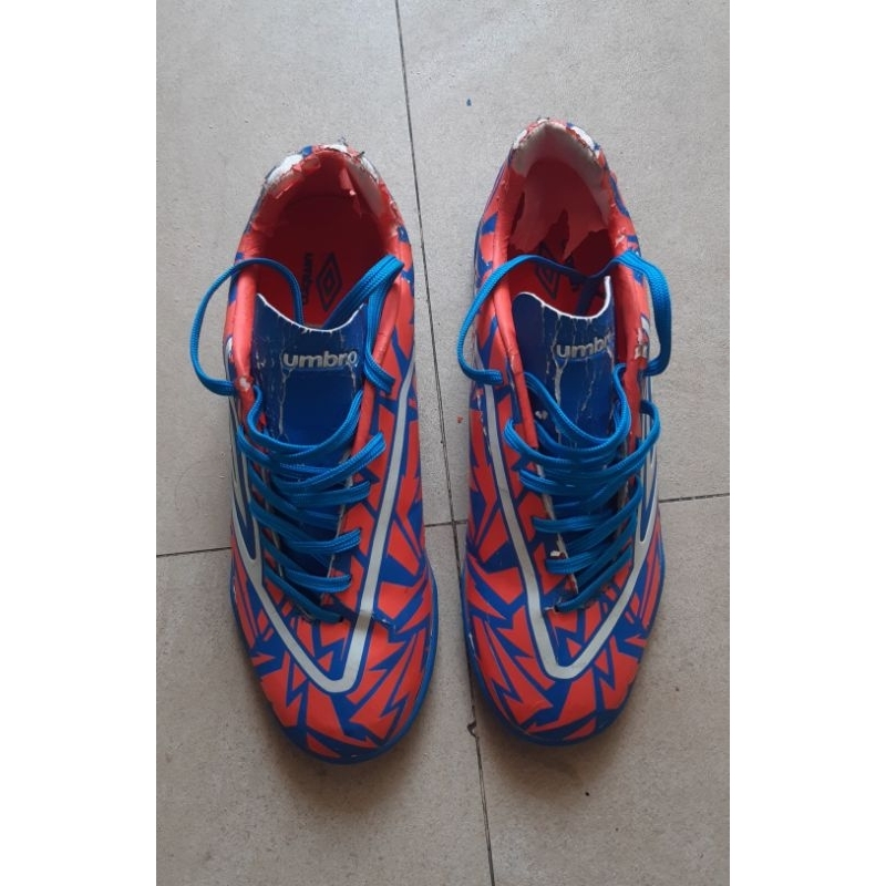 sepatu futsal umbro size 38 second