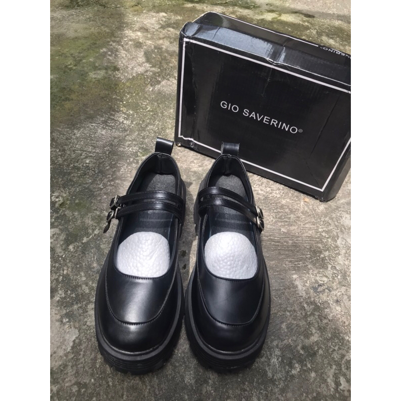 Gio Saverino Sepatu Docmart Wanita Korea (Preloved)