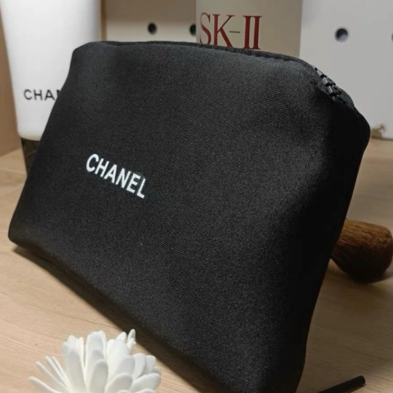 chanel (pouch makeup (cosmetic bag)