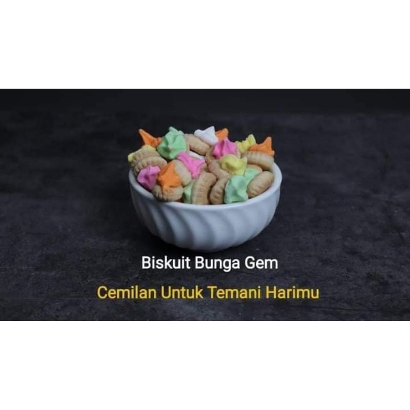 

Biskuit Gem Bunga Manis Snack Kiloan Kue Jadul Terbaik