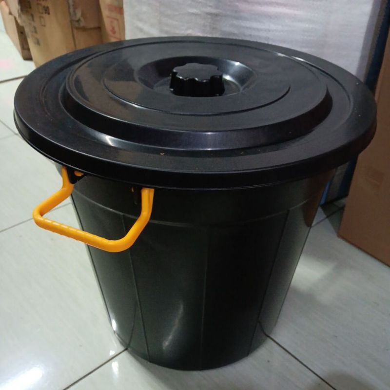 ember30Liter hitam tutup