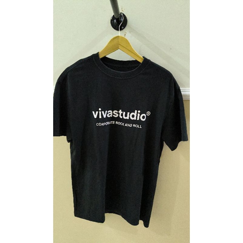 Vivastudio Kaos Hitam
