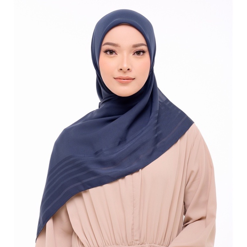 ZM Zaskia Mecca - Yara Night Hijab Kerudung Segi Empat kondisi bekas masih oke