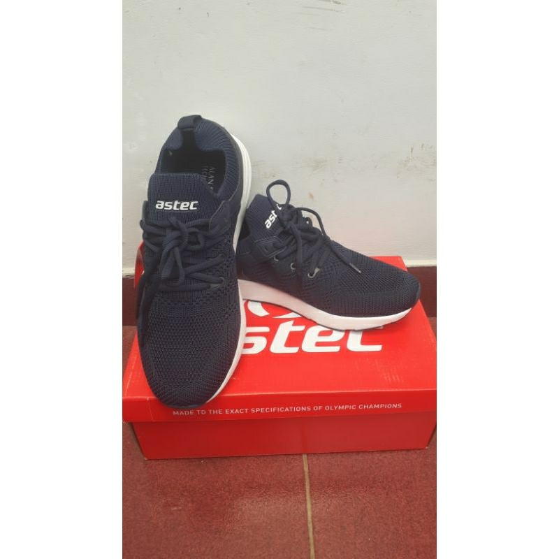 Astec/sepatu/running