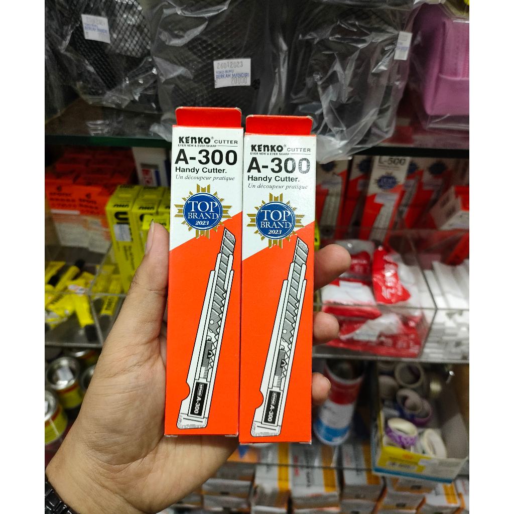

Pisau Kater/Cutter Kenko A300 Ukuran Sedang Free Refil isi
