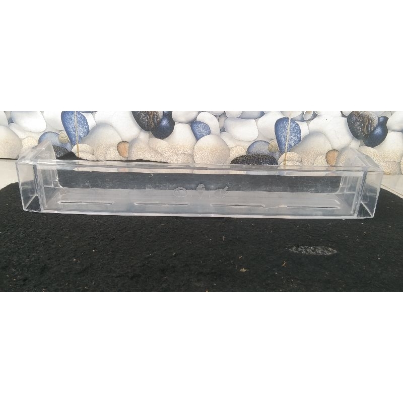 Rak kulkas LG 2 pintu rak botol bagian tengah kulkas LG 2 pintu