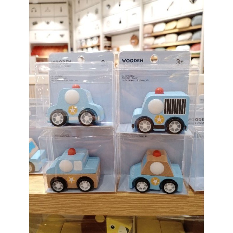 MINISO Mobil Mainan Kayu