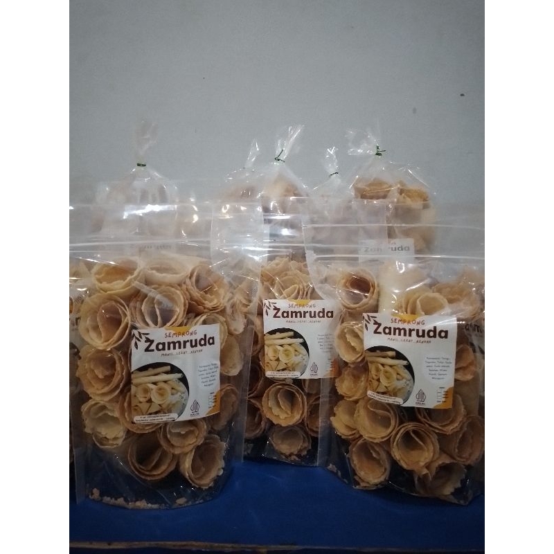 

kue semprong kerucut 500gr