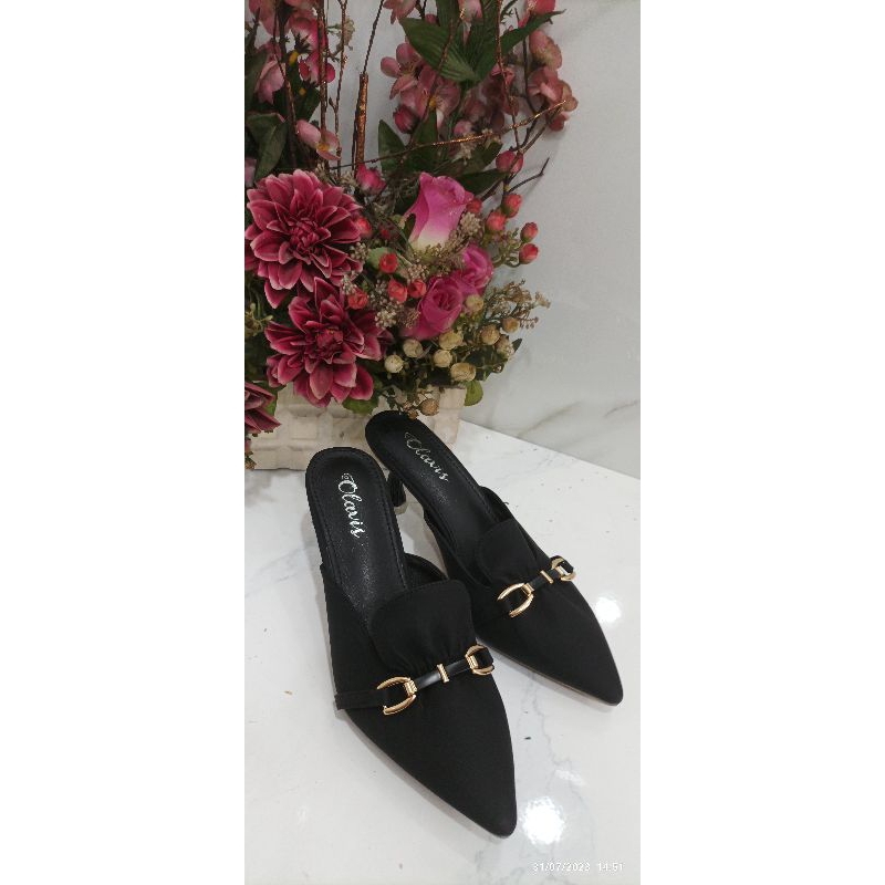 sandal pesta simoncelli