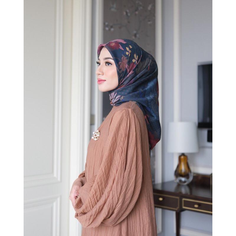 elina scarft by gonegani