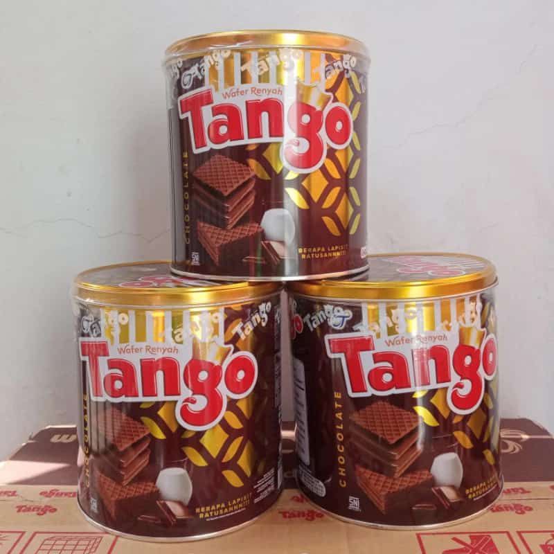 

Wafer Renyak Tango rasa coklat kaleng 290 gram per karton isi 6 kaleng