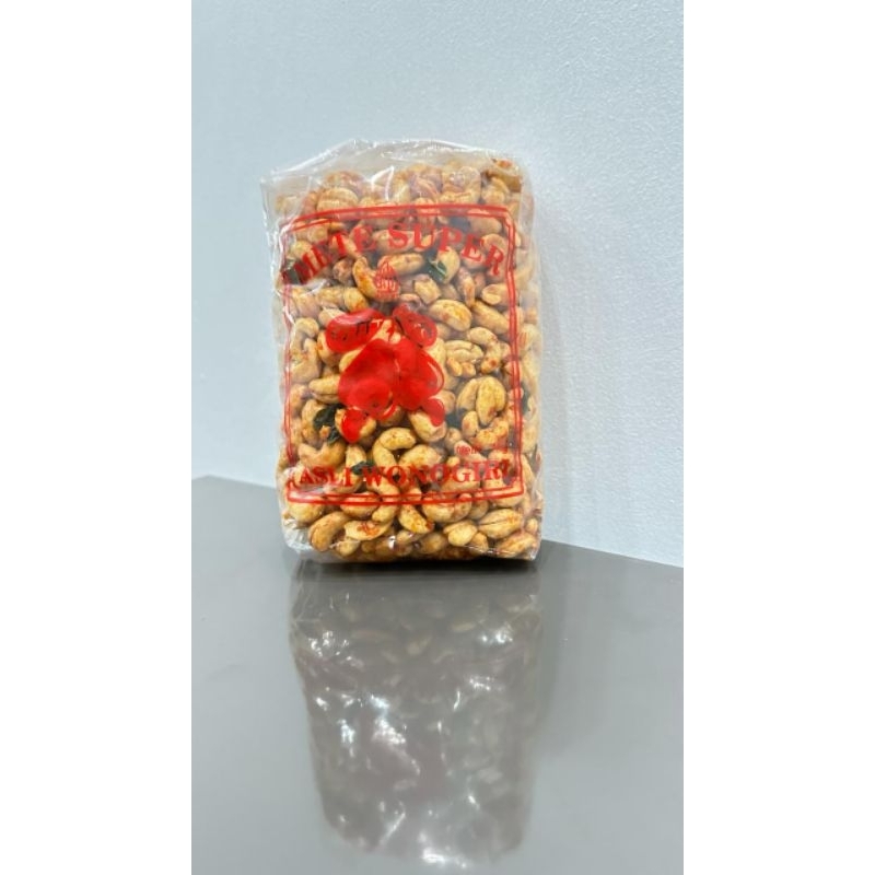 

kacang mete super wonogiri rasa pedas manis