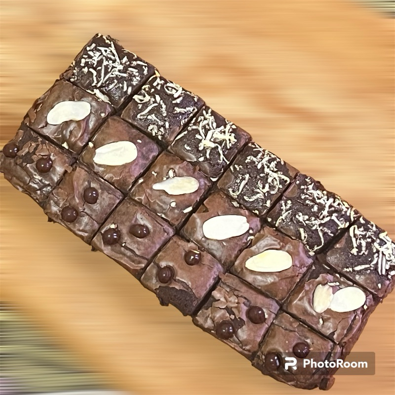 

Brownies fudgy brownies shiny panggang 20x10cm isi 18 potong