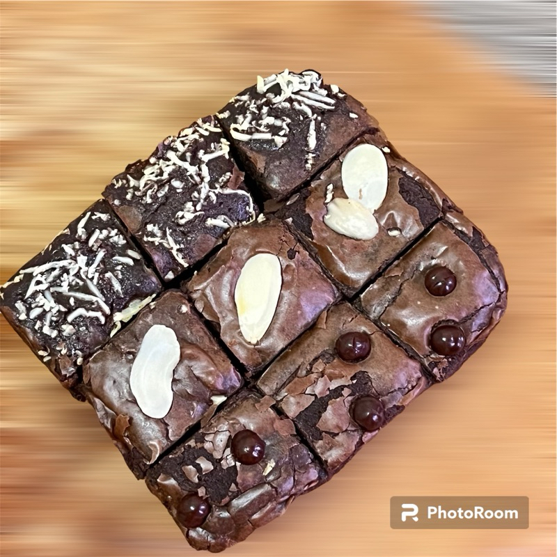 

Brownies fudgy brownies shiny panggang 10x10 cm isi 9 potong