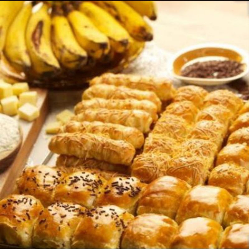 

pisang bolen nabila 1 kotak isi 10bj... harga tertera hrg 10bj