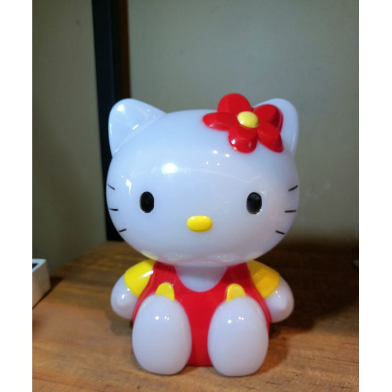 celengan hello kitty