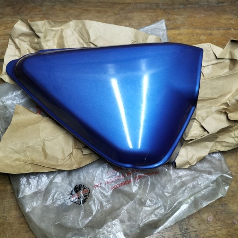 SIDE COVER BOX AKI KEMPOL AKI HONDA CB125 ORIGINAL