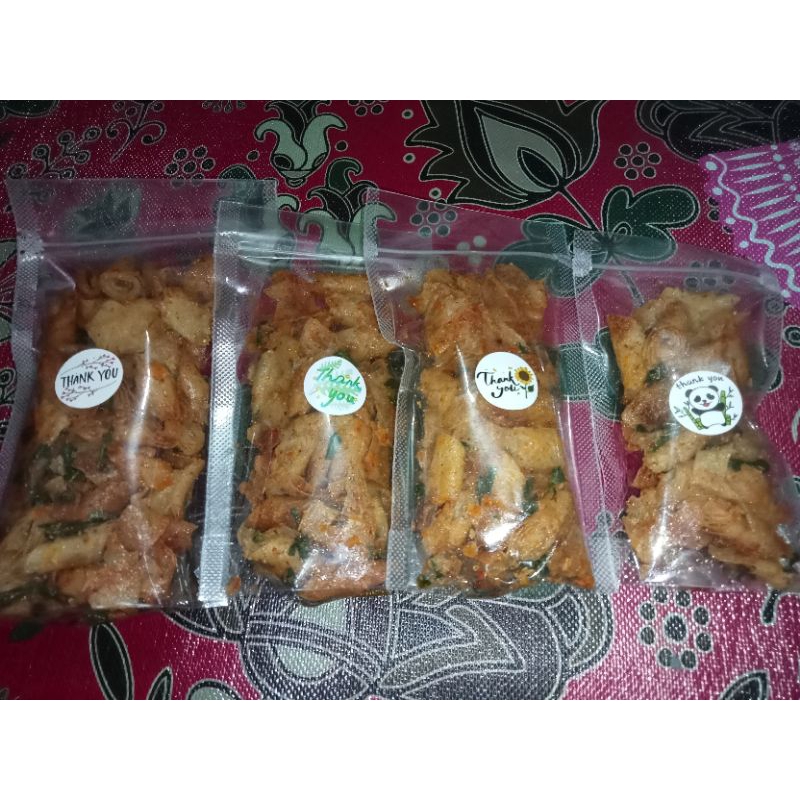 

Keripik lumpia gurih pedas daun jeruk 50gram