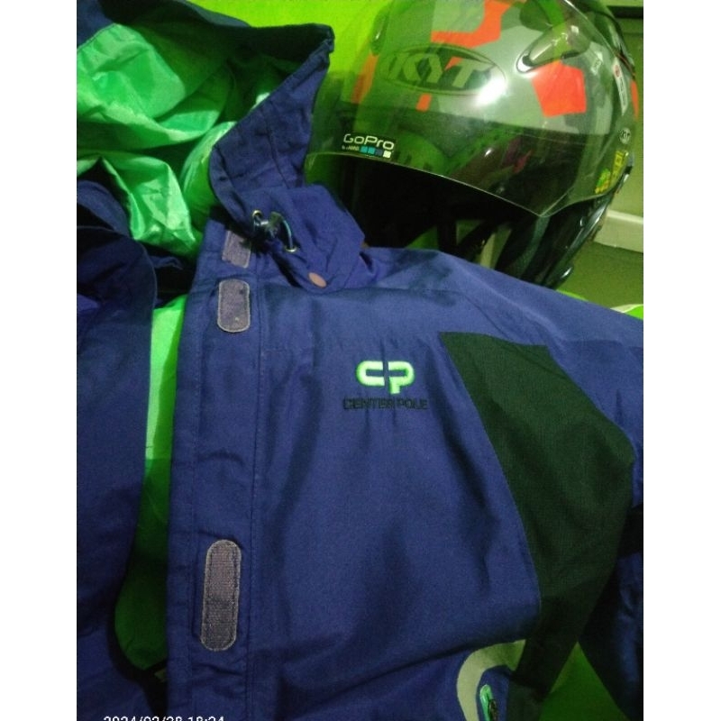 jaket outdoor CenterPole