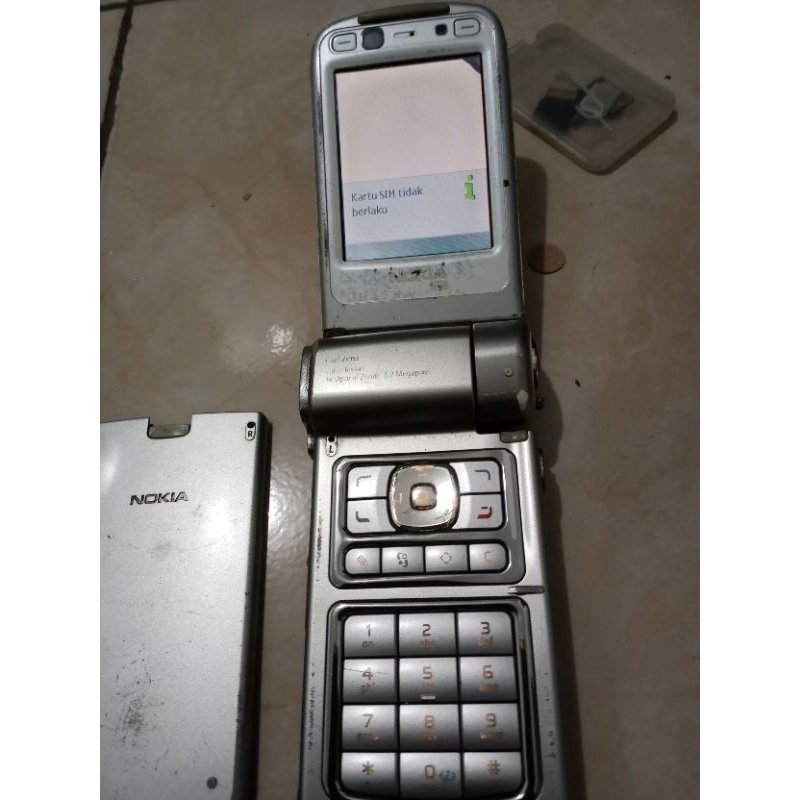 Nokia n93 bahan
