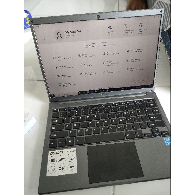 laptop Axioo Ram 4/256 second rasa baru.