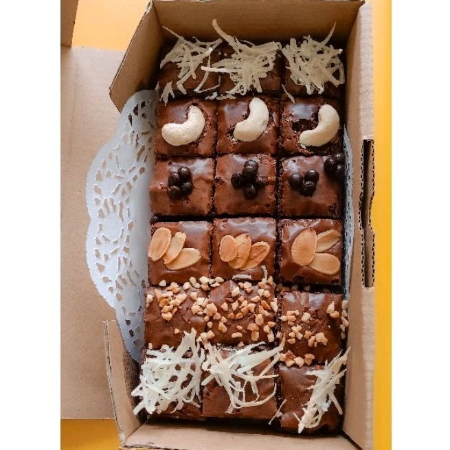 

Brownies Fudgy Panggang Kopi 20x10 / Hampers Lebaran