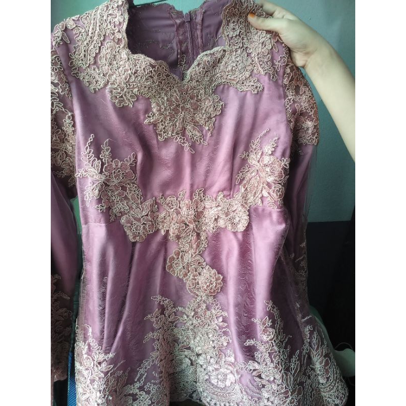 preloved kebaya bordir bunga timbul / preloved kebaya acara/kebaya ngu
