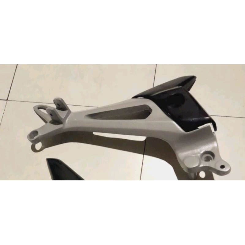 foostep postep belakang kanang honda supra x125 betmen dd second ori