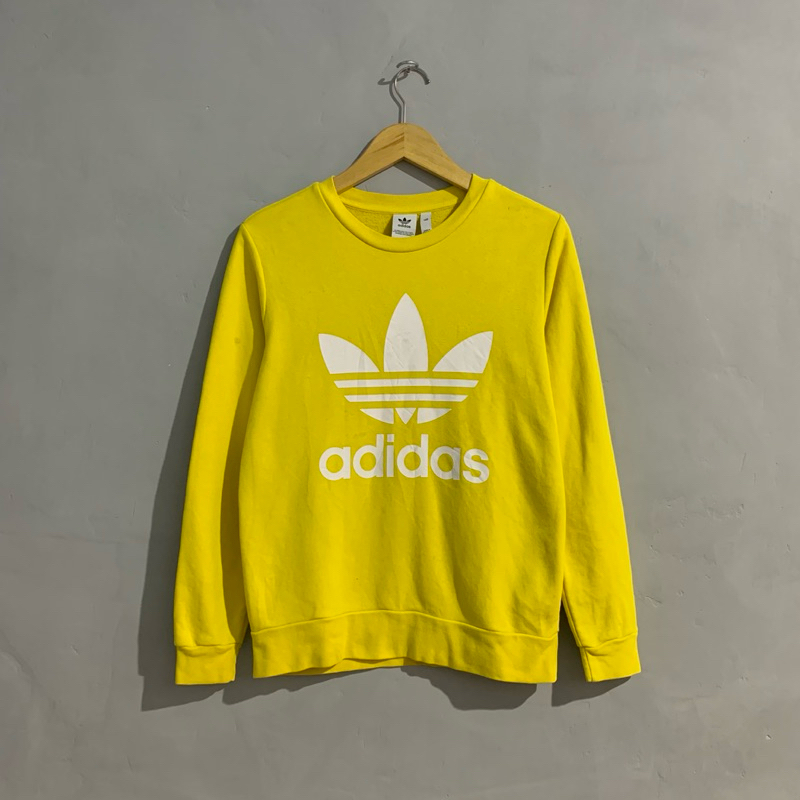 cn adidas trefoil
