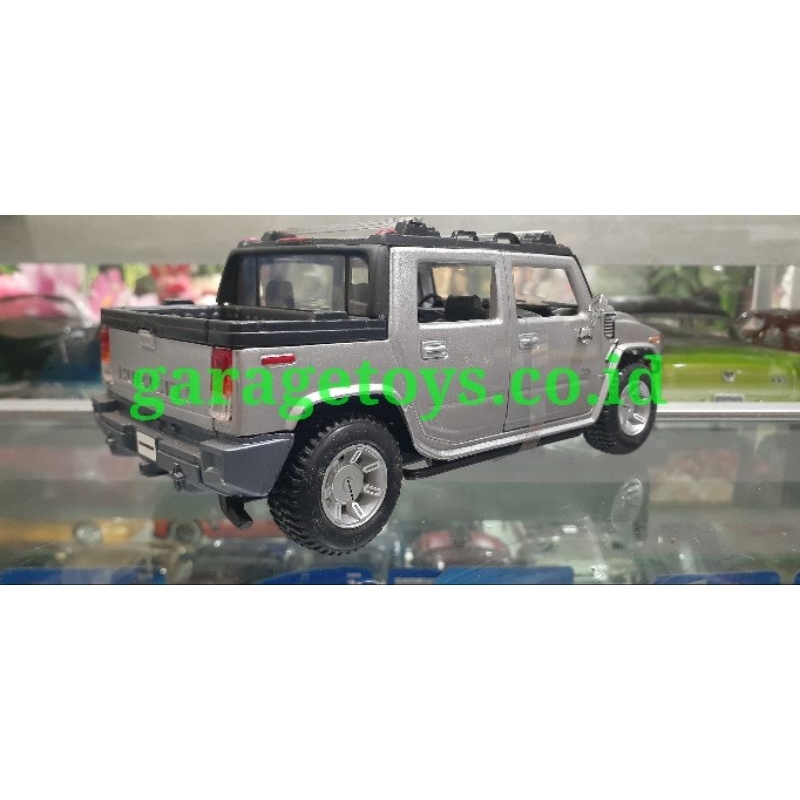 Maisto 1:24 Diecast Hummer H2 SUT